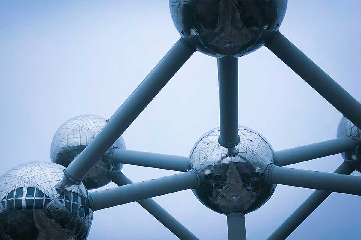 Exosomes in dermocosmetic skincare product development, highlighting THG LABS expertise in advanced formulation and cosmetic manufacturing