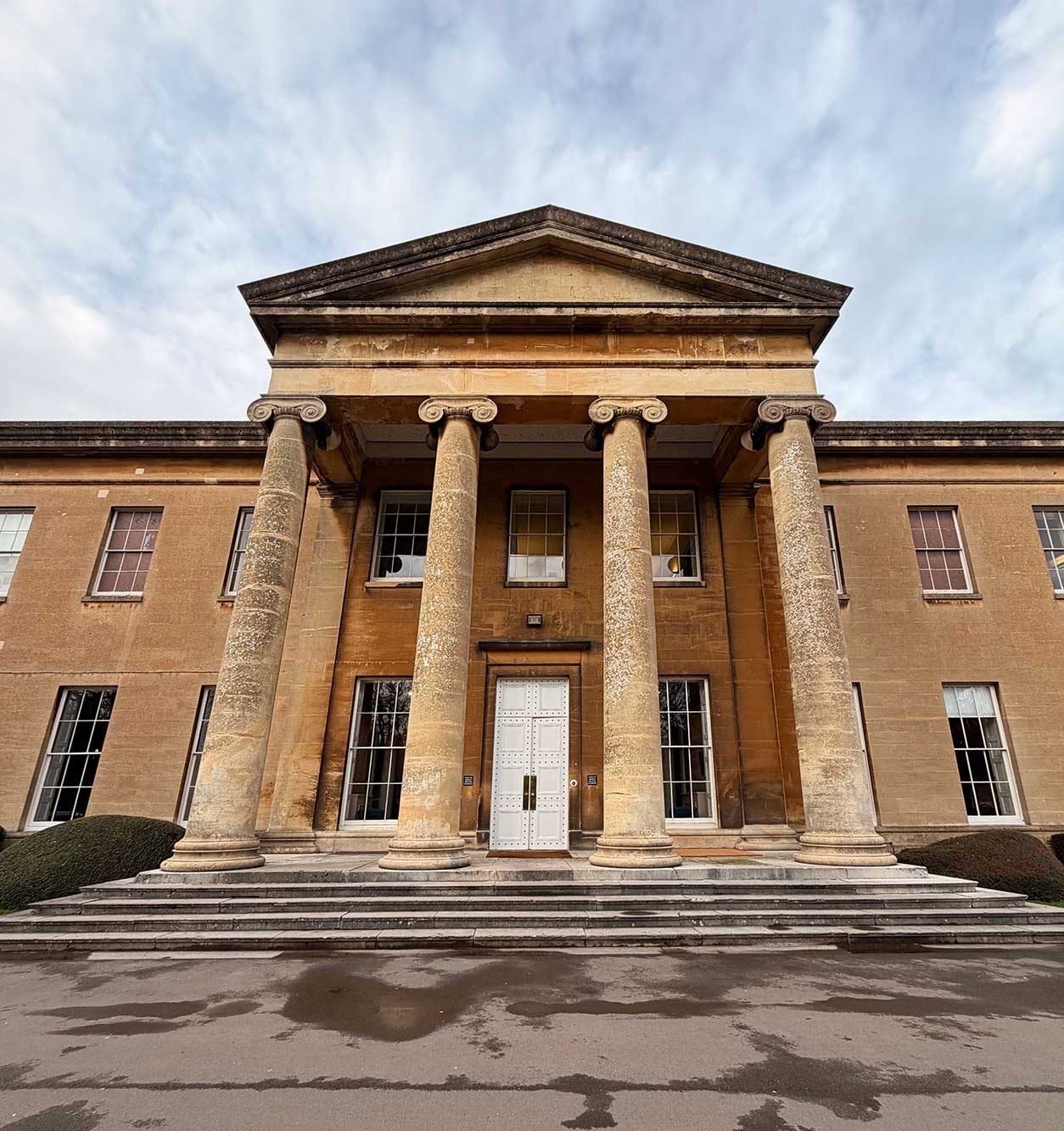 UK venue hosting beauty industry conference 