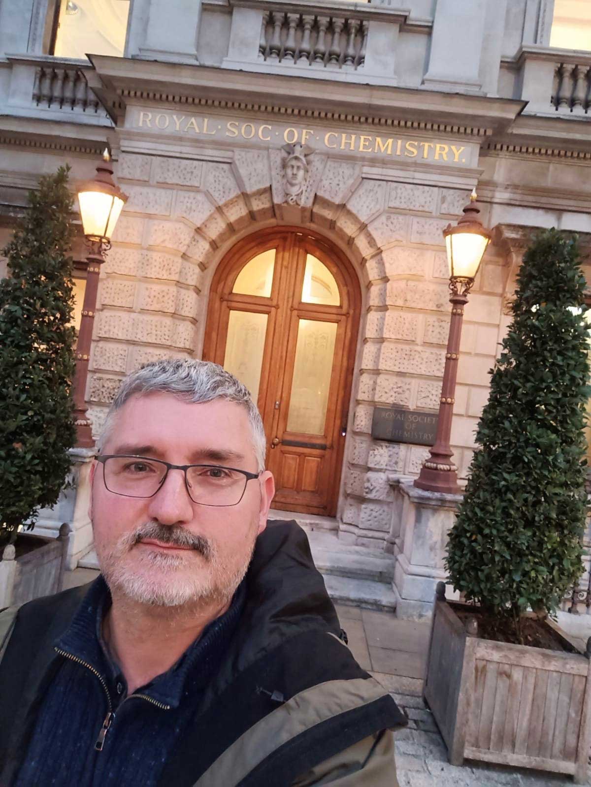 THG LABS Account Head of R&D attending the SCS Mentoring Programme Closing Ceremony at the Royal Society of Chemistry, supporting knowledge sharing and mentorship in beauty science.